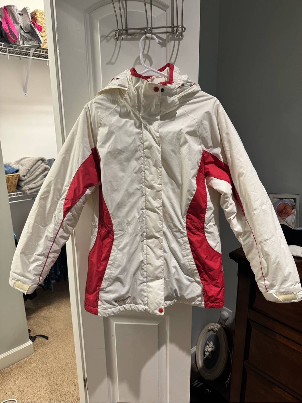 Women’s Columbia water-resistant ski jacket with removable hood
